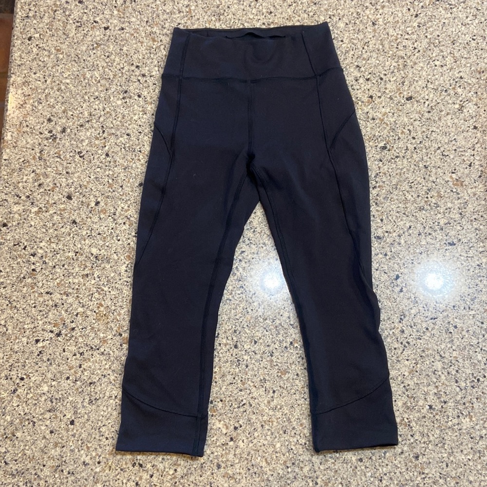 Lululemon cropped yoga pants